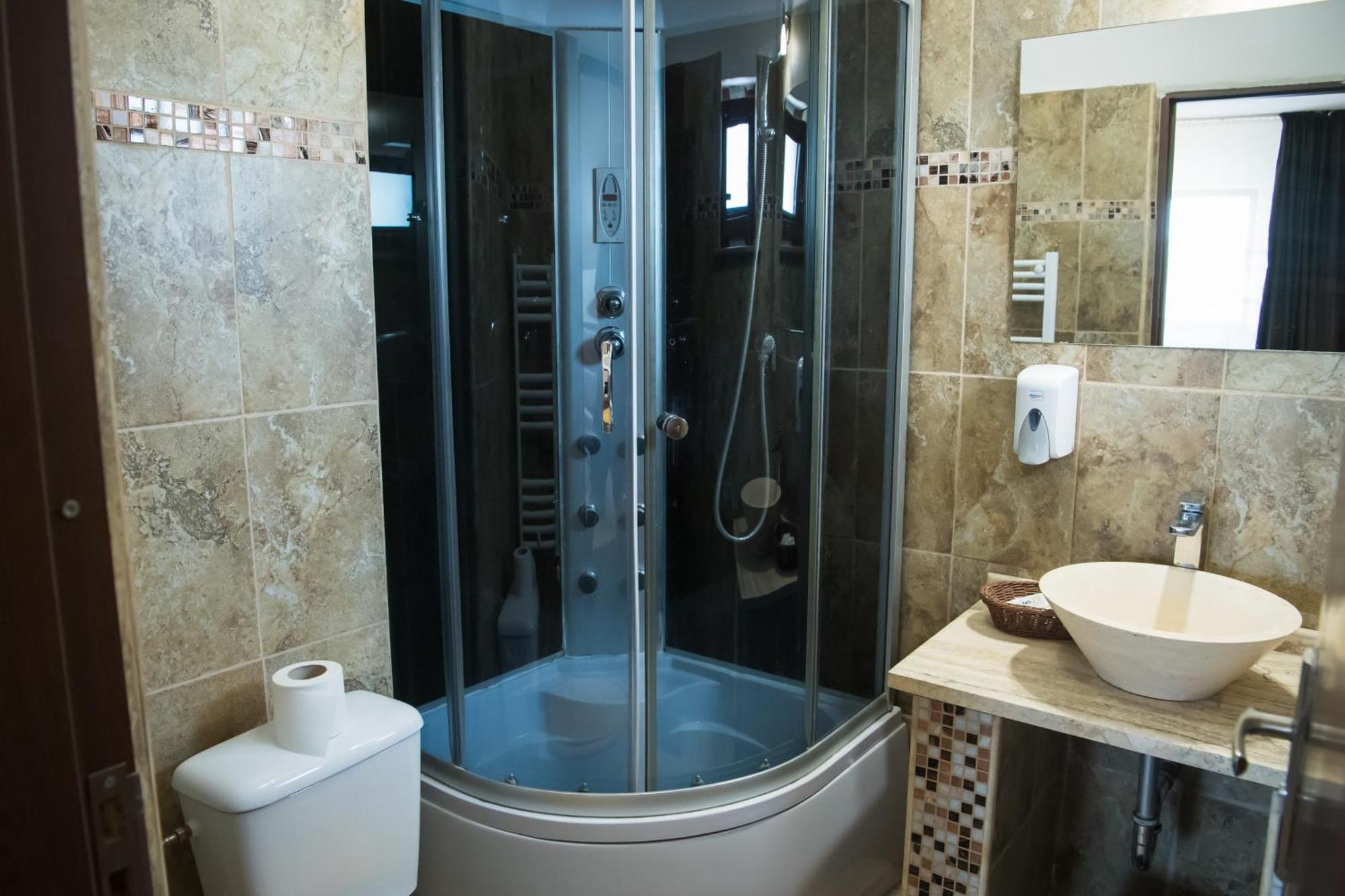 Mbi Travel Inn Craiova Exterior foto